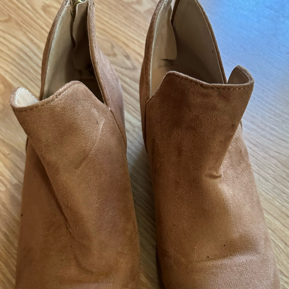 Women’s tan ankle boots. Size 11